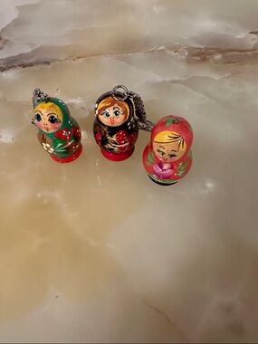Mini Matryoshka Nesting Dolls Set - Green & Pink key chains